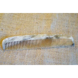 Ritka kutyafésű 19 cm 