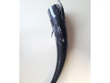 Ivószaru bőr tartóval